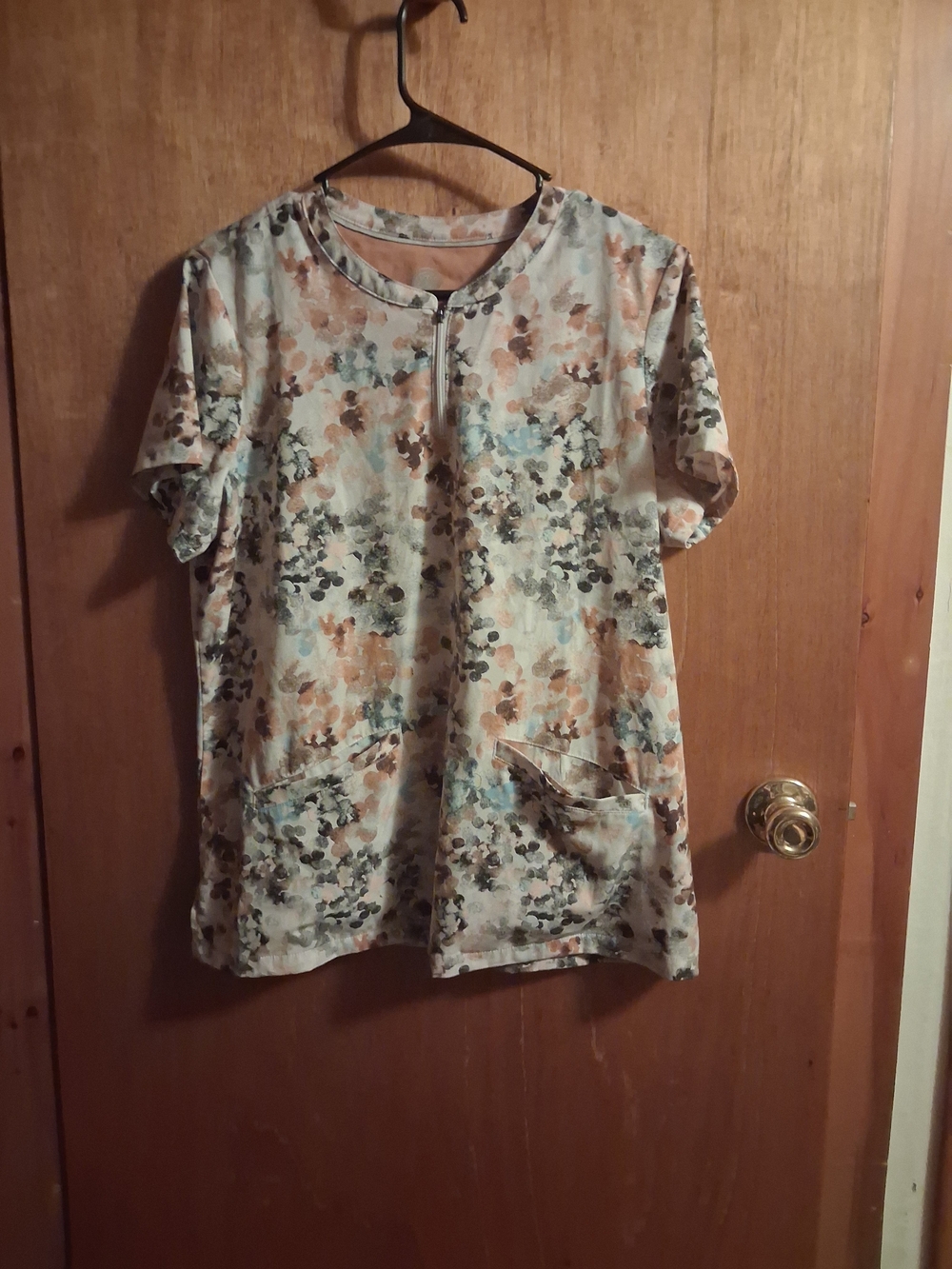healing hands Short-Sleeve Floral SCRUB Top in Blue, Brown, ORANGE.